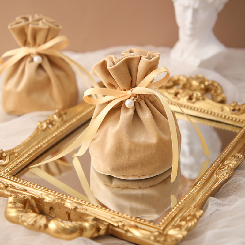 أكياس هدايا مخملية وأكياس حلوى الزفاف مع عبوة من 10 قطع
