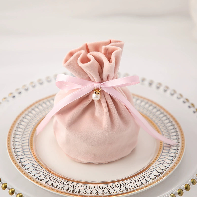 أكياس هدايا مخملية وأكياس حلوى الزفاف مع عبوة من 10 قطع