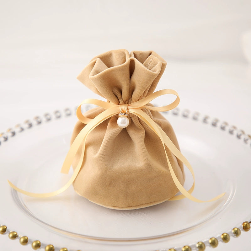 أكياس هدايا مخملية وأكياس حلوى الزفاف مع عبوة من 10 قطع