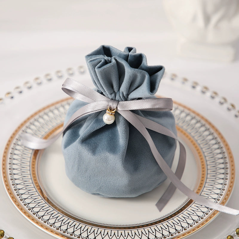 أكياس هدايا مخملية وأكياس حلوى الزفاف مع عبوة من 10 قطع