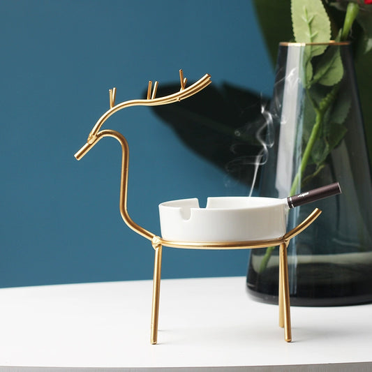 منفضة سجائر على شكل غزال من الحديد والسيراميك لتزيين المنزل بشكل إبداعي