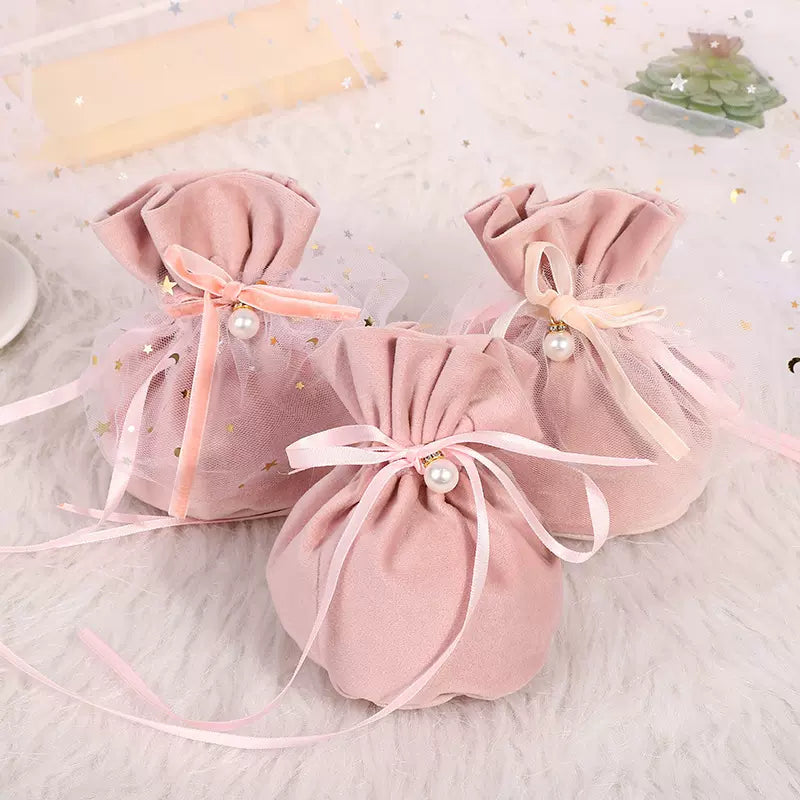 أكياس هدايا مخملية وأكياس حلوى الزفاف مع عبوة من 10 قطع