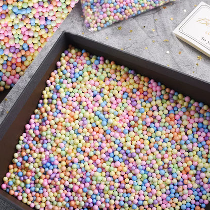 Remplissage de boîte cadeau en boule de mousse colorée Décoration en boule de mousse colorée